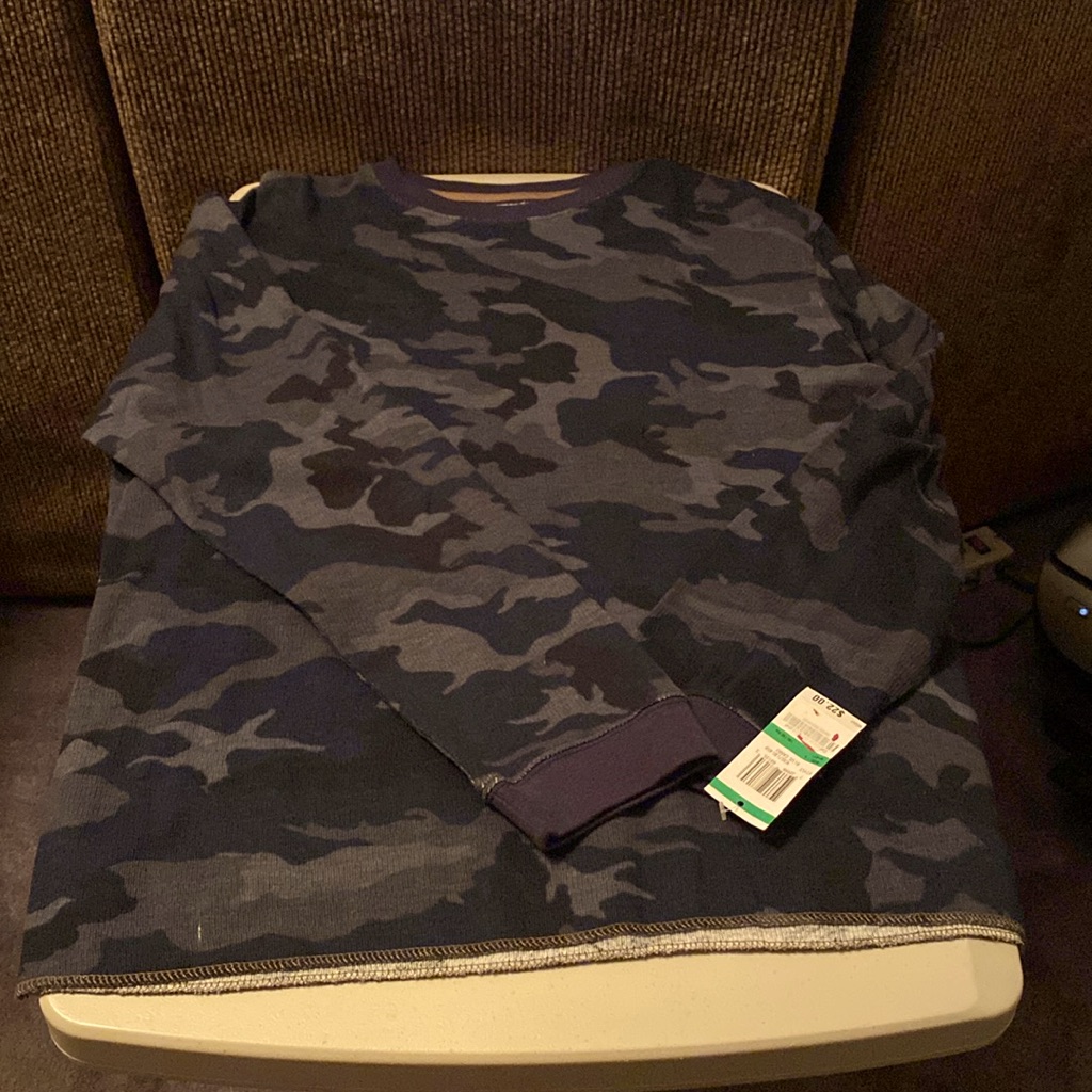 *New* Greendog Long Sleeve T-Shirt. Size: L. Color: Blue Camo
